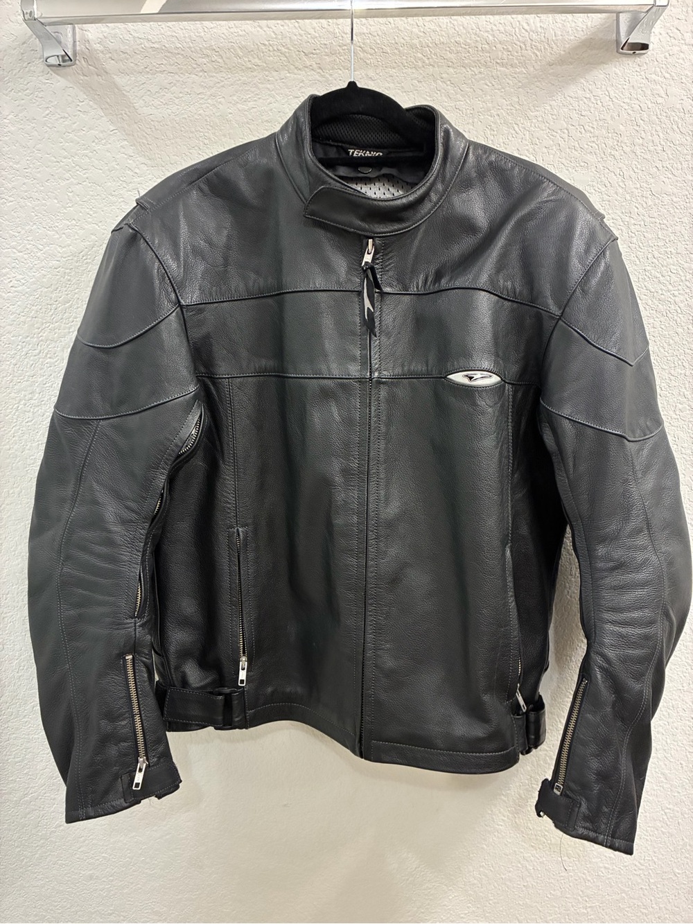 Teknic Men’s Black Leather Motorcycle Jacket- Genuine Leather- size 44/54